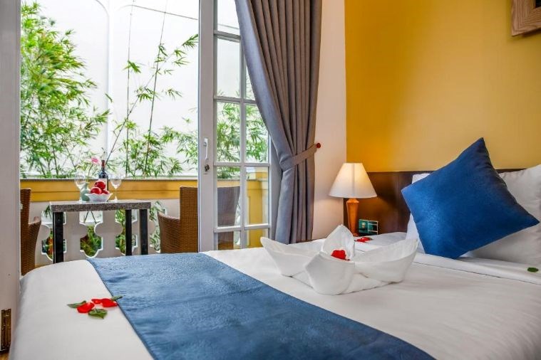 Superior Twin With Window